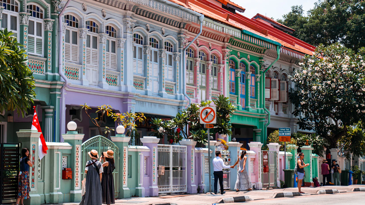Bunte Peranakan-Shophouses an der Joo Chiat Road in Singapur